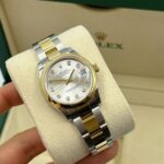 Rolex Datejust m278243-0019/0020 31mm Silver Dial Yellow Rolesor Oyster Watch - Image 4